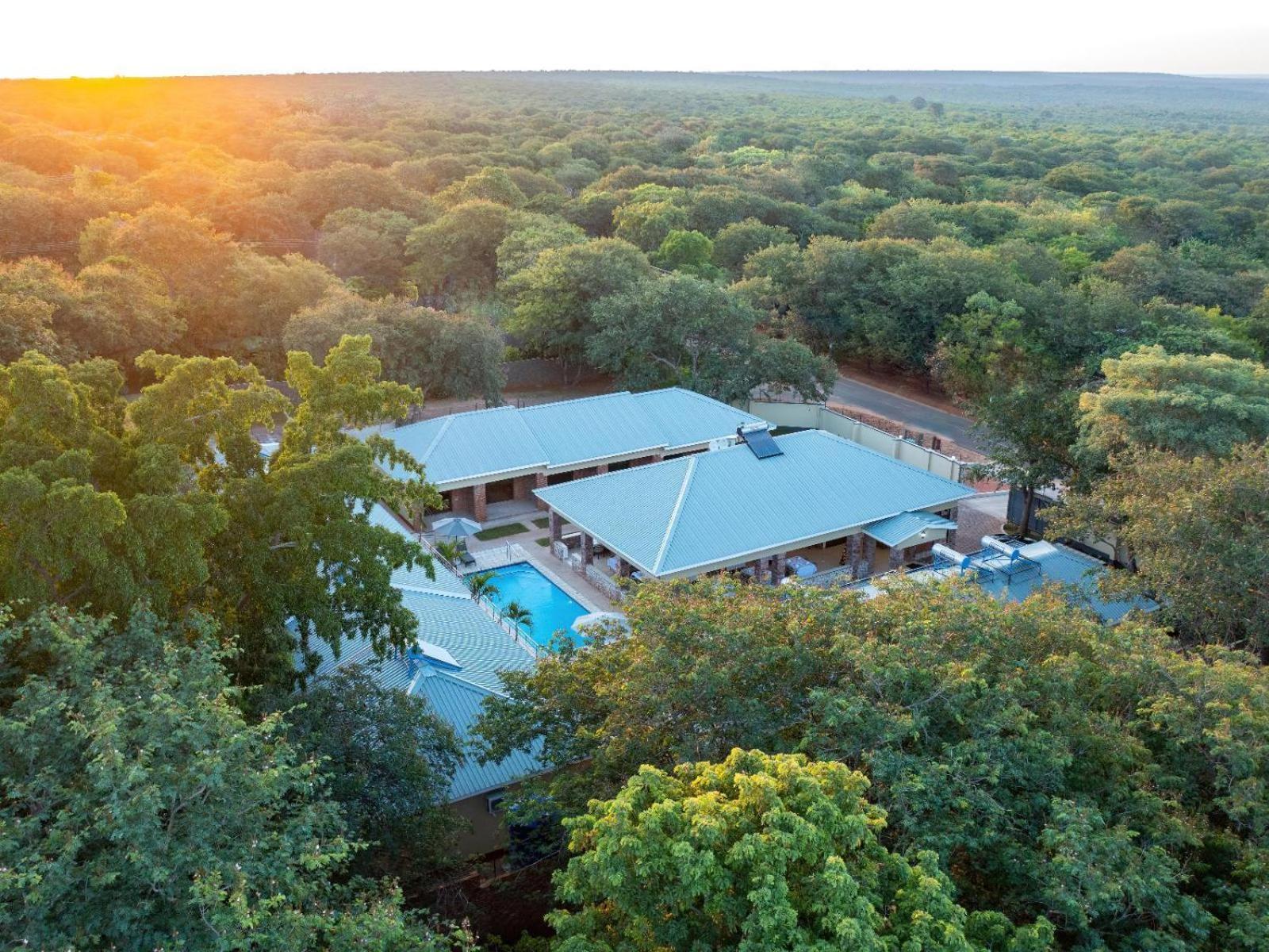 The Shrub Lodge Victoria Falls Exterior photo