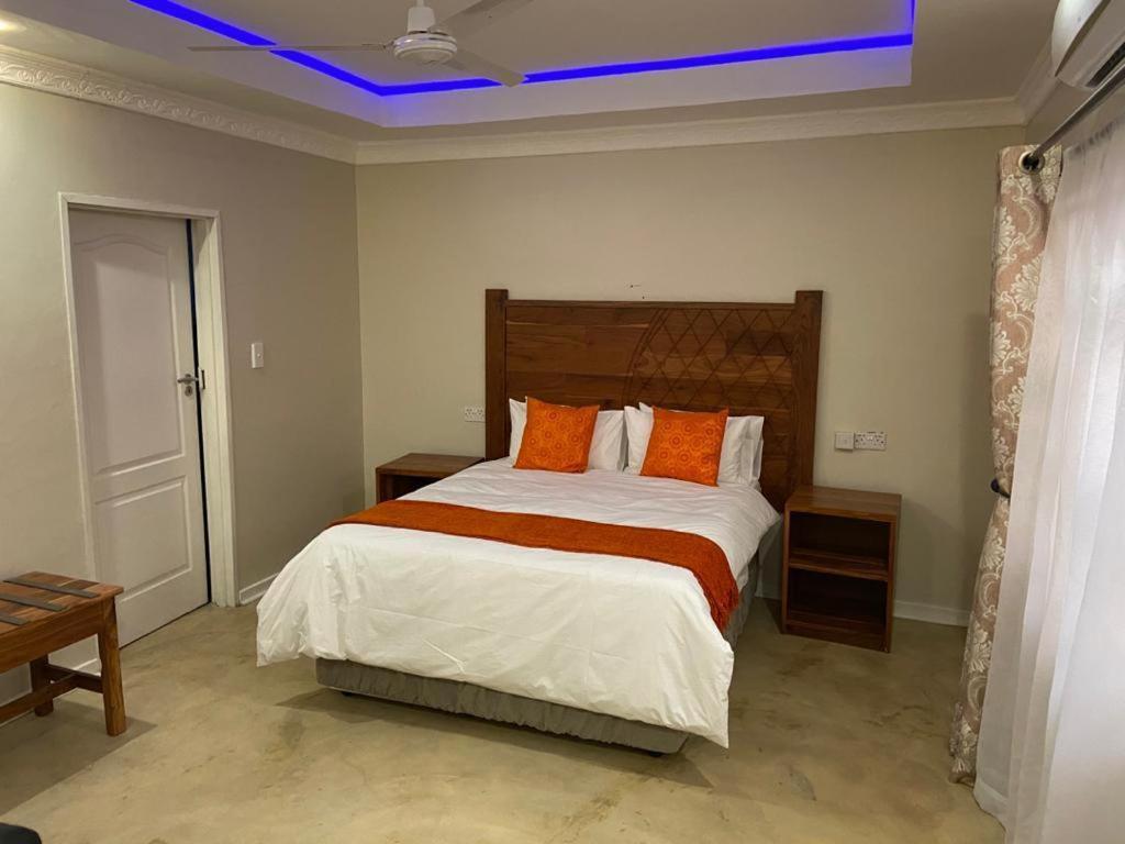 The Shrub Lodge Victoria Falls Room photo