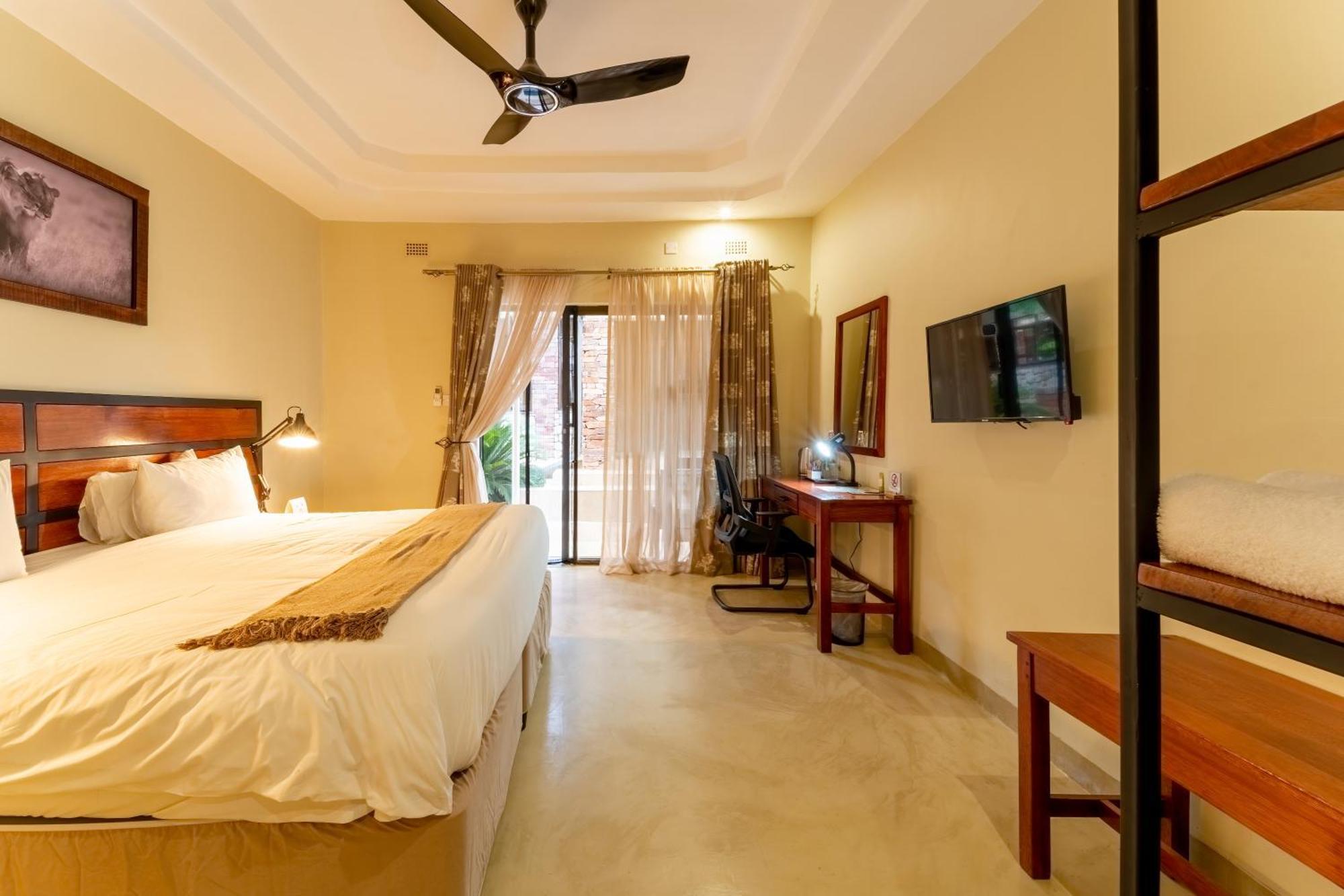 The Shrub Lodge Victoria Falls Exterior photo