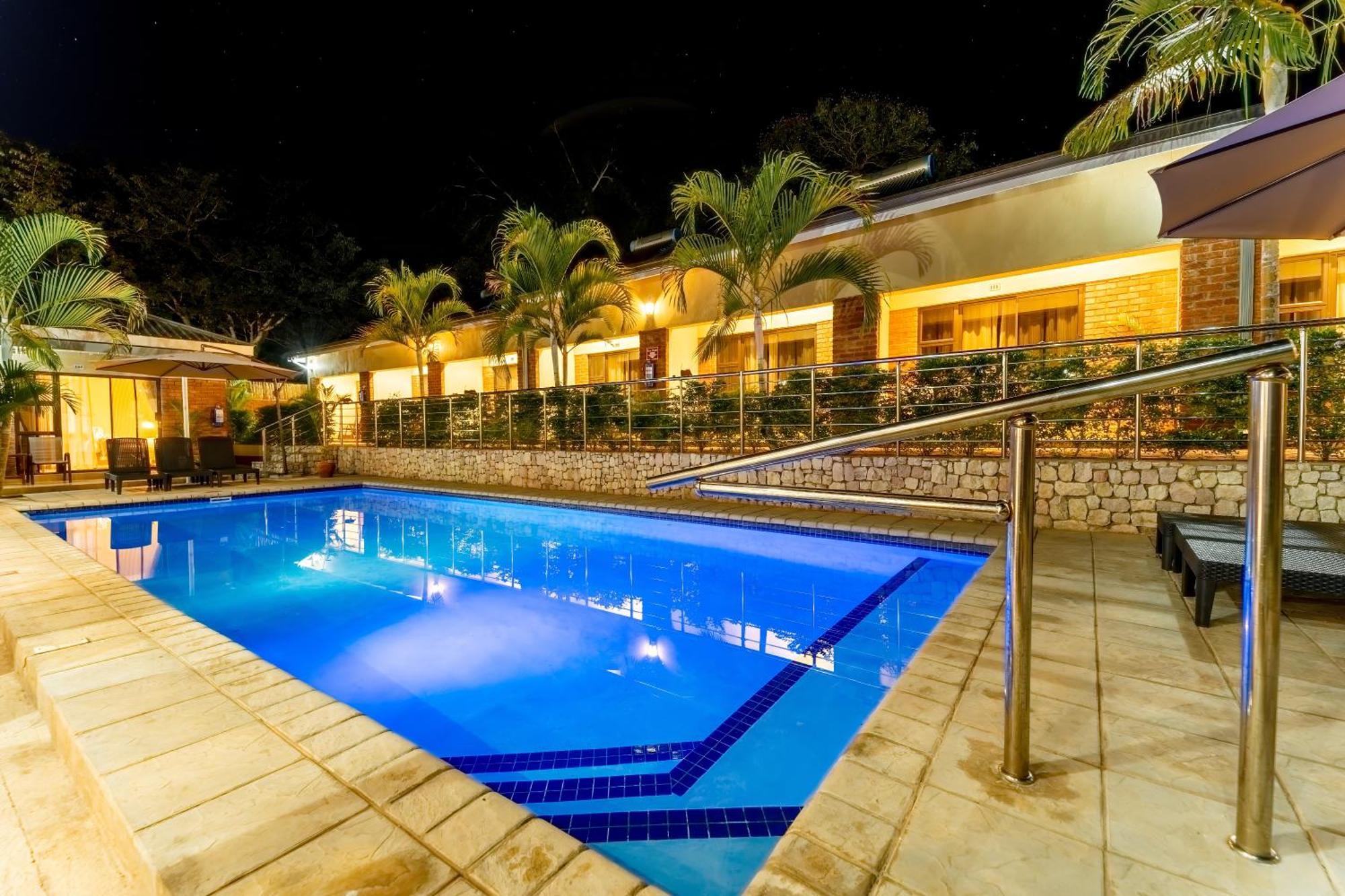 The Shrub Lodge Victoria Falls Exterior photo