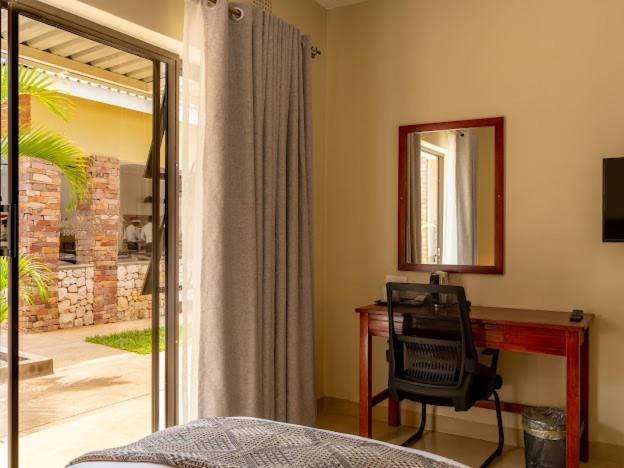 The Shrub Lodge Victoria Falls Exterior photo